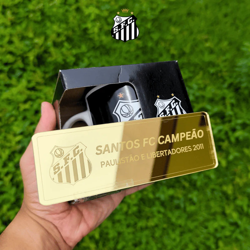 Quadro de Medalhas Santos Multicampeão 2011 Libertadores e Paulistão Moldura de Madeira 33x33cm + *BRINDE 1x Caneca* - EDIÇÃO LIMITADA
