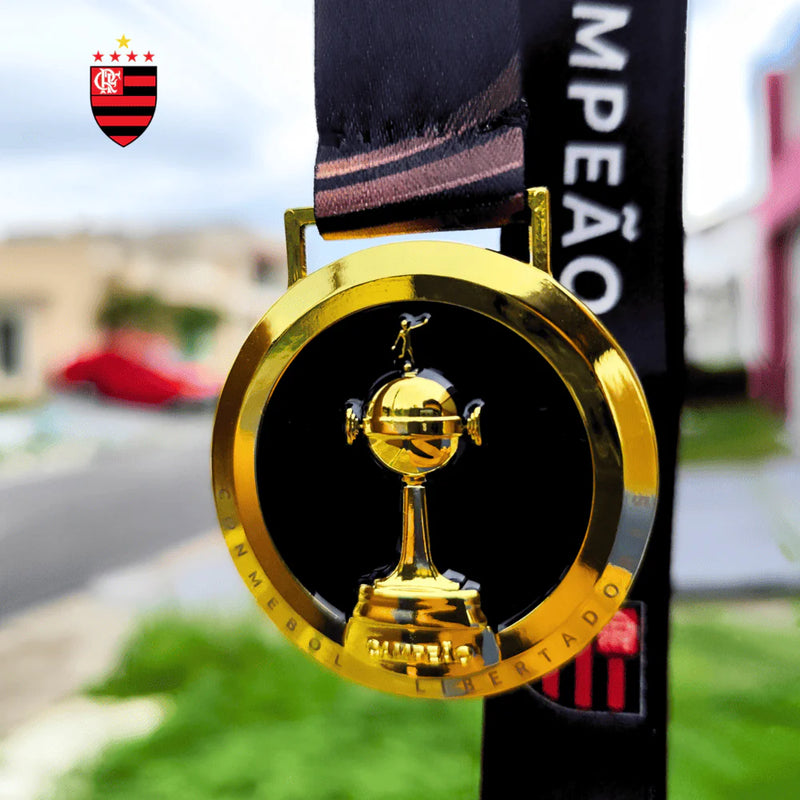 Quadro de Medalhas Mengão Fla Multicampeão 2019 Libertadores e Brasileirão Moldura de Madeira 33x33cm + *BRINDE 1x Caneca* - EDIÇÃO LIMITADA